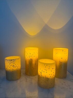 Set of 4 Gold Light-up Pillar Candle Set